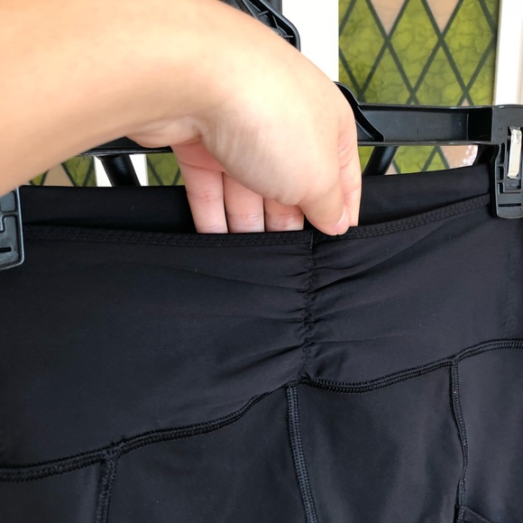 Size 6 Lululemon Mesh Crop Leggings - Picture 4 of 5